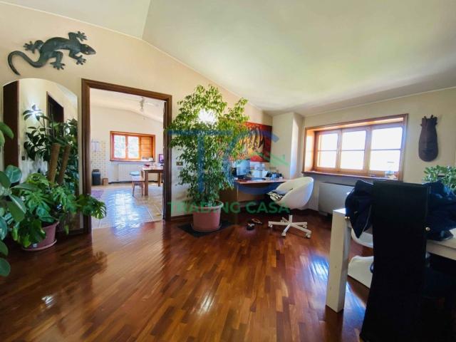 Appartamento in vendita di 211 m² in Via Motta