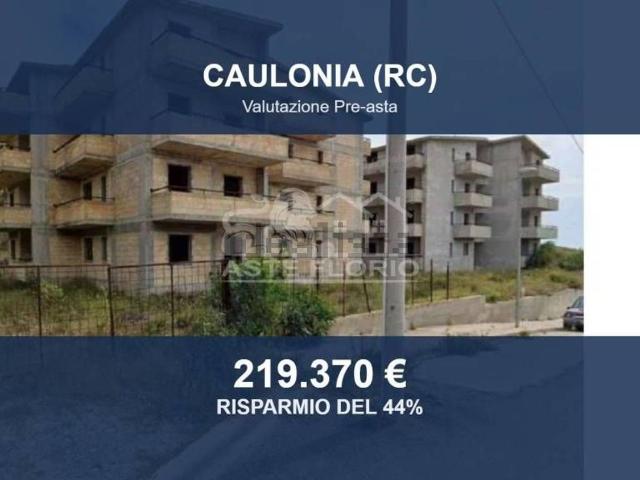 Appartamento in vendita di 2120 m² in Via Pitagora