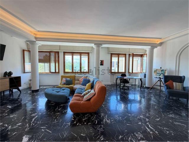 Appartamento in vendita di 212 m²