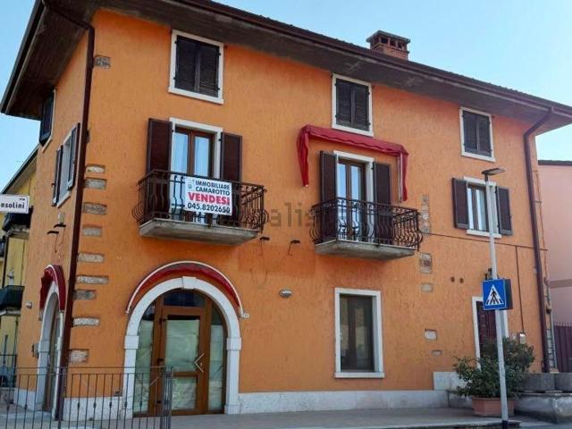 Appartamento in vendita di 212 m² in Via Adolfo Consolini, 35