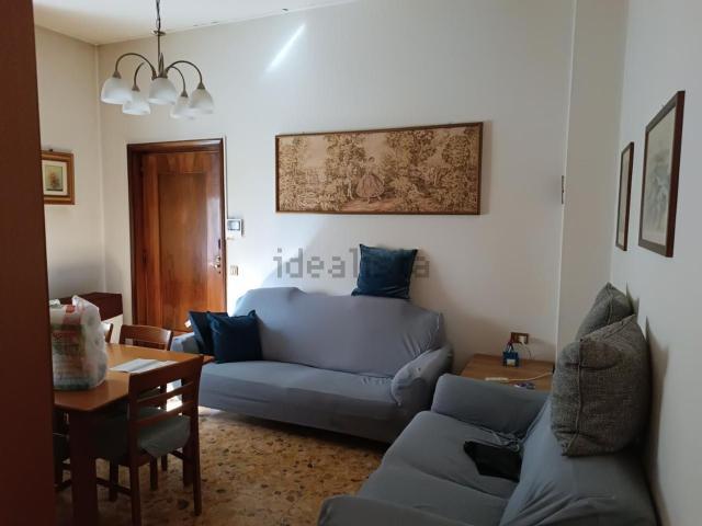 Appartamento in vendita di 212 m² in Via Giuseppe Manfredi
