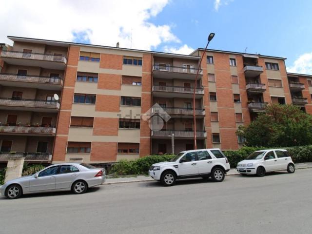 Appartamento in vendita di 212 m² in Via Giovanni Pascoli, 46