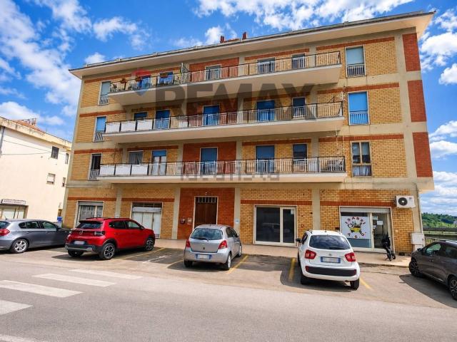 Appartamento in vendita di 212 m² in Via Dante Alighieri, 52