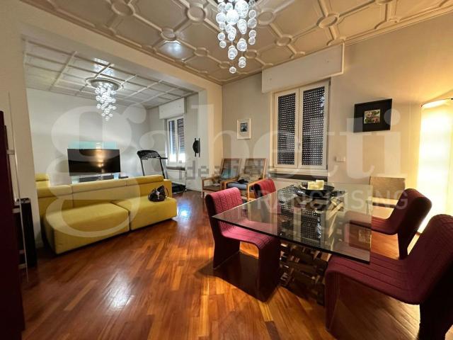 Appartamento in vendita di 212 m² in Via dell&apos Indipendenza, 67