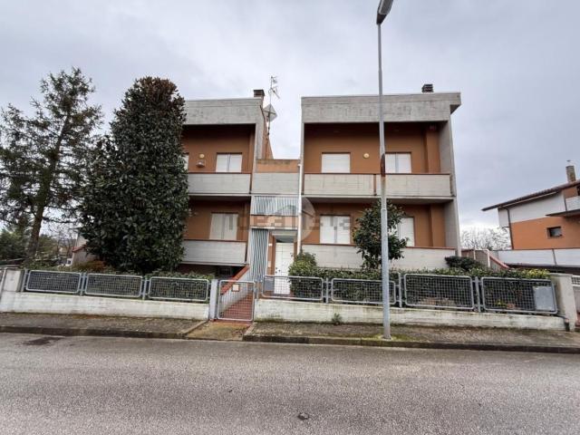 Appartamento in vendita di 212 m² in Via Falconara, 3