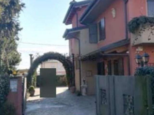 Appartamento in vendita di 212 m² in Via IV Novembre