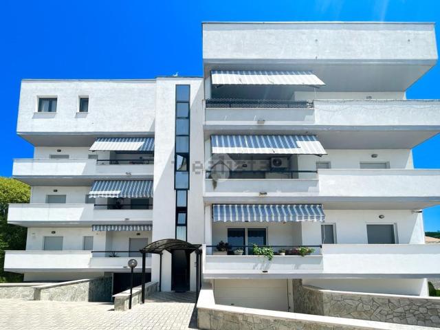 Appartamento in vendita di 212 m² in Via Mascagni, 11