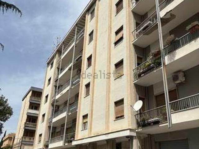 Appartamento in vendita di 212 m² in Piazza Papa Giovanni XXIII, 8