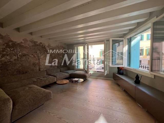 Appartamento in vendita di 213 m²