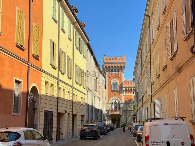 Appartamento in vendita di 202 m² in Via Don Zeffirino Jodi