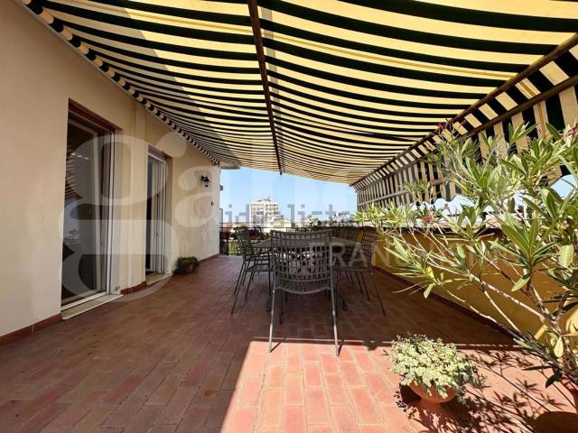 Appartamento in vendita di 213 m² in Via del Giordano, 99
