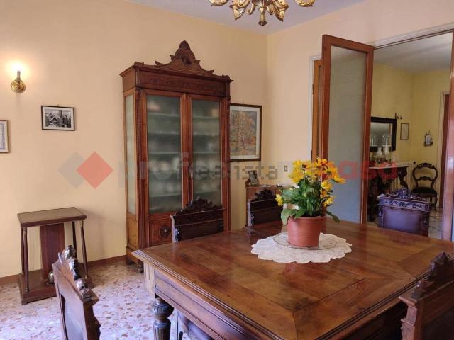 Appartamento in vendita di 213 m² in Via Fulvio Testi, 6