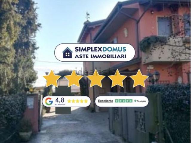 Appartamento in vendita di 213 m² in Via IV Novembre