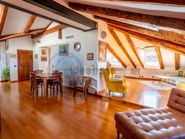Appartamento in vendita di 213 m² in Piazza Venezia, 6