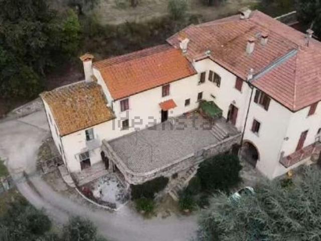Appartamento in vendita di 2142 m² in Via Cicignano