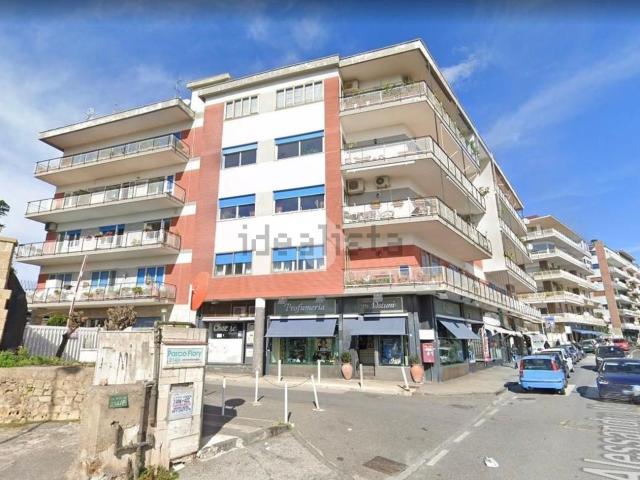Appartamento in vendita di 214 m² in Via Alessandro Manzoni, 212
