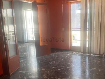Appartamento in vendita di 214 m² in Via Ferdinando I d&apos Aragona, 105