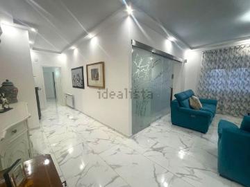 Appartamento in vendita di 214 m² in Via Leonardo da Vinci, 302