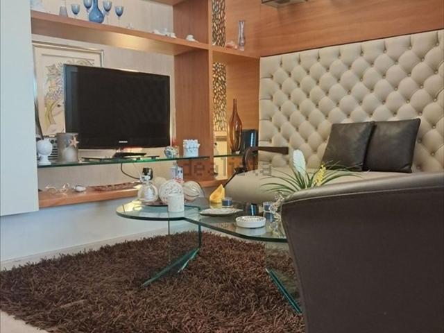 Appartamento in vendita di 214 m² in Via Riva