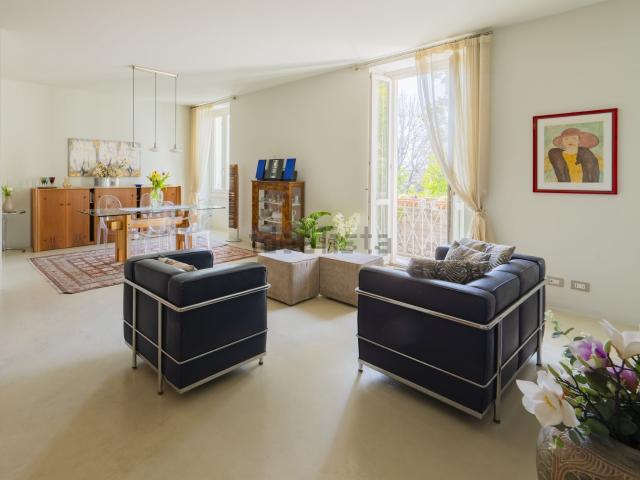 Appartamento in vendita di 204 m² in Via Vittorio Veneto