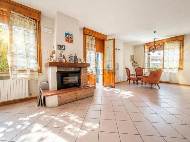 Appartamento in vendita di 214 m² in Viale Umberto I