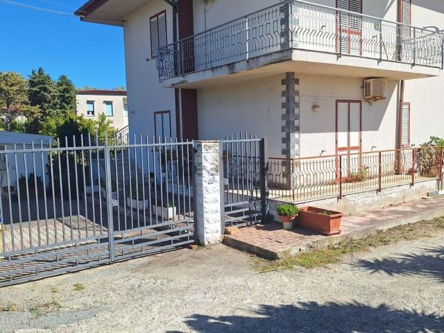 Appartamento in vendita di 214 m² in Viale Aldo Moro
