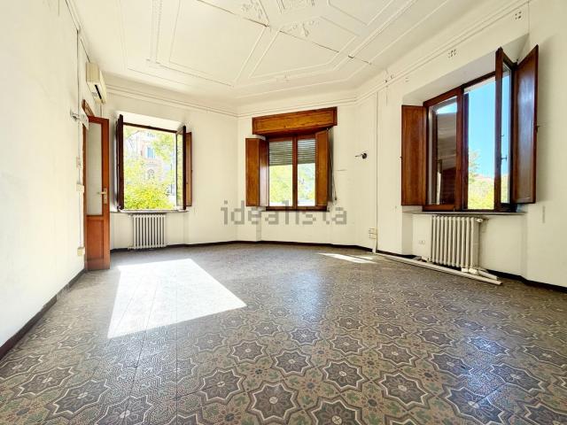 Appartamento in vendita di 214 m² in Viale della Vittoria, 36