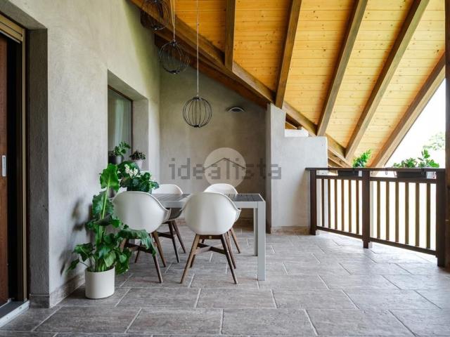 Appartamento in vendita di 214 m² in Frazione Lundo, 54