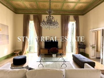 Appartamento in vendita di 214 m² in Piazza Emanuele Pancali
