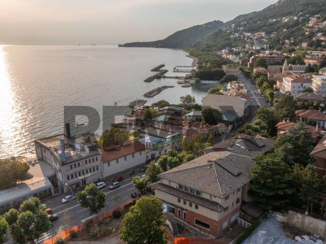 Appartamento in vendita di 215 m² in Viale Miramare, 91