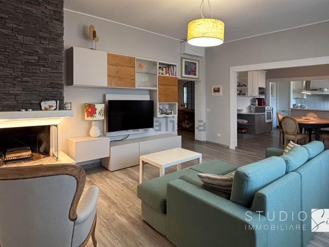 Appartamento in vendita di 215 m² in Via del Villone