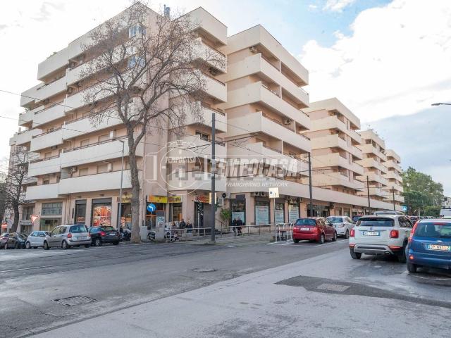 Appartamento in vendita di 215 m² in Via Catania, 469