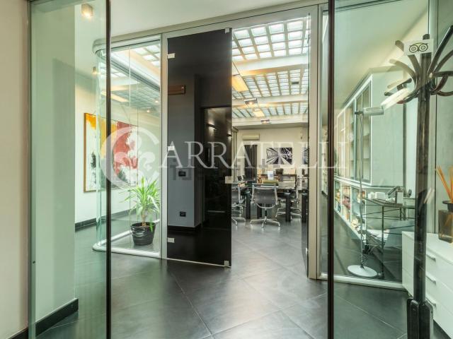 Appartamento in vendita di 215 m² in Via Camillo Cavour, 24