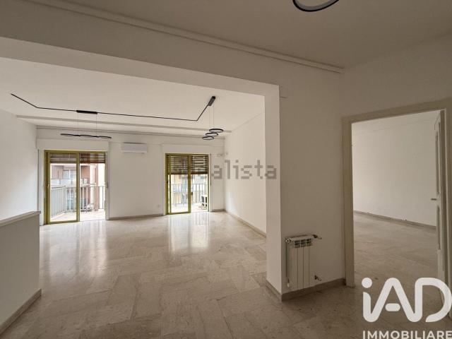 Appartamento in vendita di 215 m² in Via Emanuele Notarbartolo