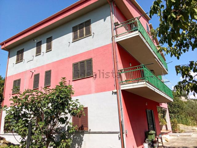 Appartamento in vendita di 215 m² in Via Mario Dodaro, 23