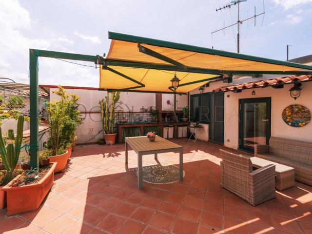 Appartamento in vendita di 215 m² in Via Masuccio Salernitano