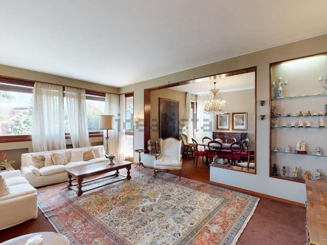 Appartamento in vendita di 215 m² in Via Novara, 8