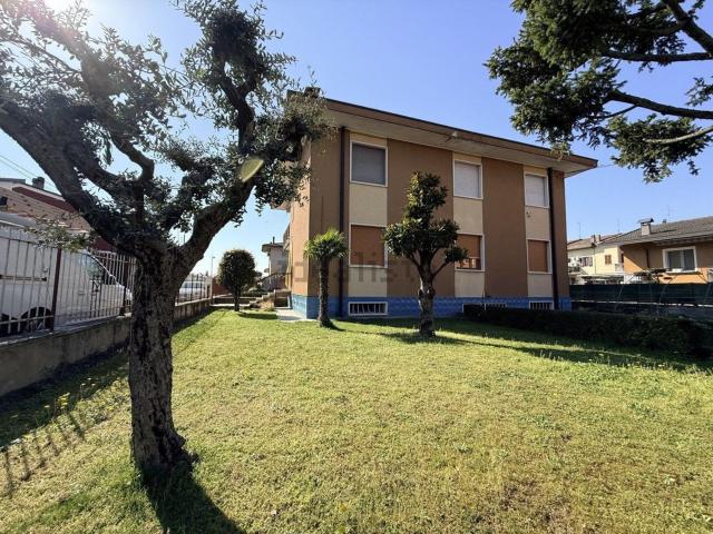 Appartamento in vendita di 215 m² in Via Vittorio Veneto