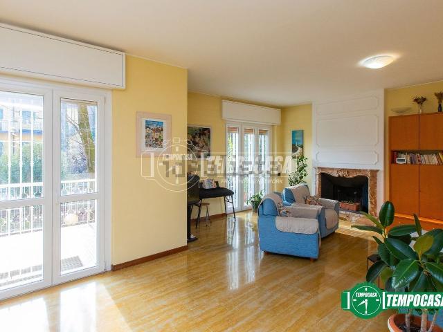 Appartamento in vendita di 215 m² in Viale Italia, 14