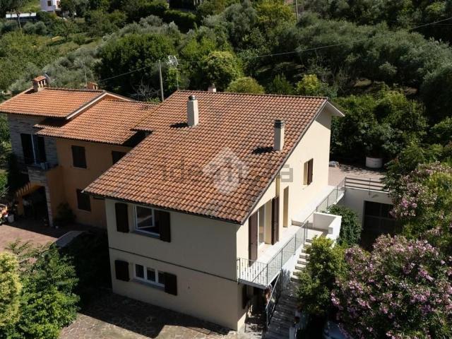 Appartamento in vendita di 215 m² in Frazione Sappanico, 89