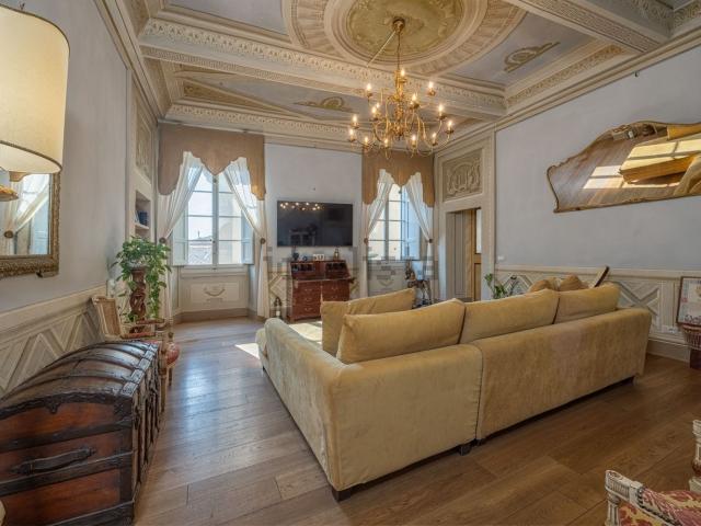 Appartamento in vendita di 215 m² in Piazza della repubblica
