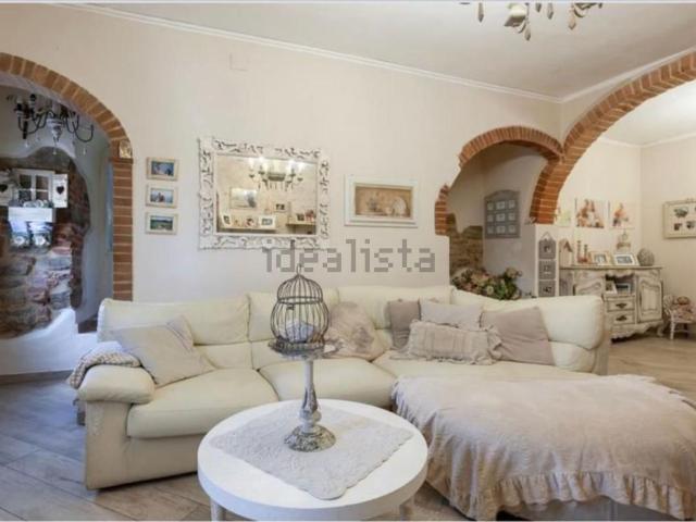Appartamento in vendita di 215 m² in Strada Comunale per Fabbrica, 23