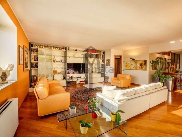 Appartamento in vendita di 216 m²