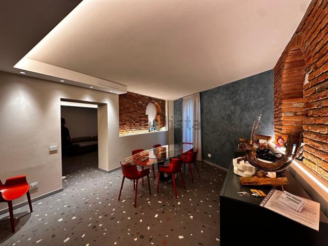Appartamento in vendita di 216 m² in Via Arcangelo Ghisleri
