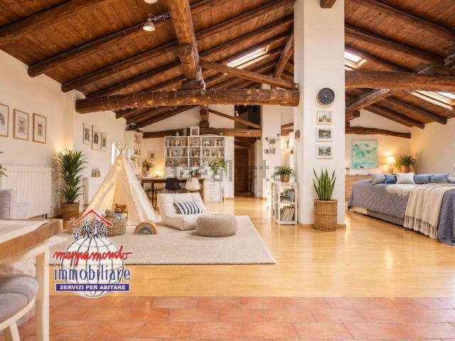 Appartamento in vendita di 216 m² in Via Saletto, 94