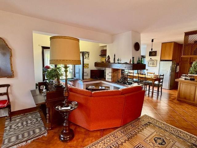 Appartamento in vendita di 216 m² in Via Roma, 17