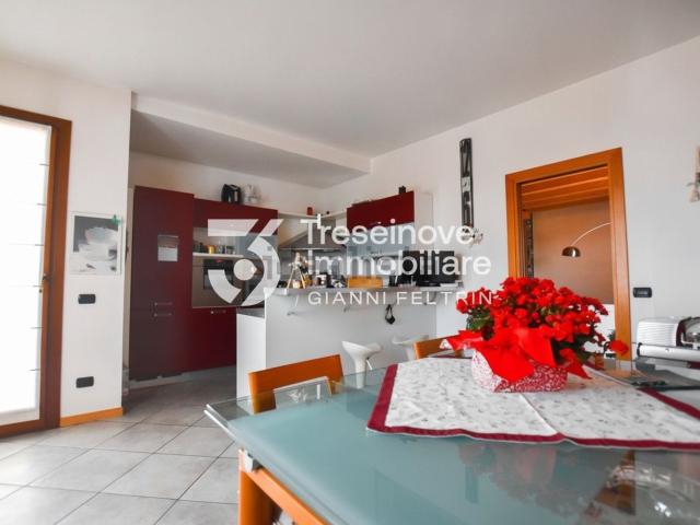 Appartamento in vendita di 216 m² in Via Zara