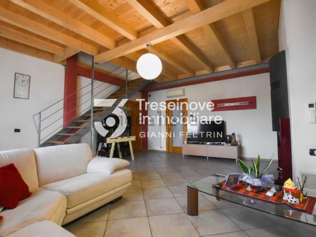 Appartamento in vendita di 216 m² in Via Zara