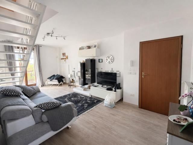 Appartamento in vendita di 217 m² in Via Giovanni Battista Candotti