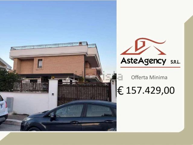 Appartamento in vendita di 217 m² in Via Giovanni da Verrazzano, 14